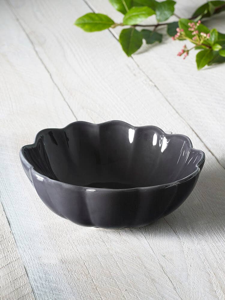 Scallop Edged Grey Bowl, Medium